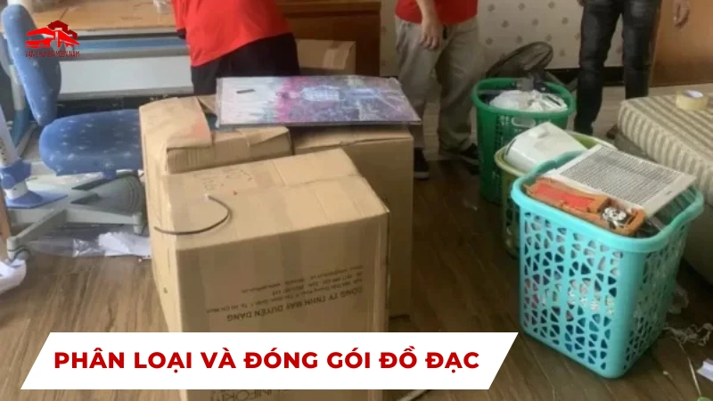 Đơn vị chuyển trọ chuyên nghiệp phân loại và đóng gói đồ đạc ngăn nắp theo từng loại