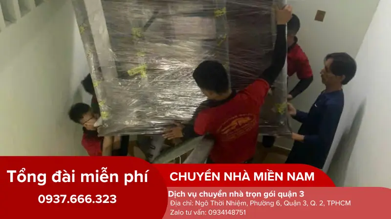 Nhân viên khuân vác nội thất cồng kềnh