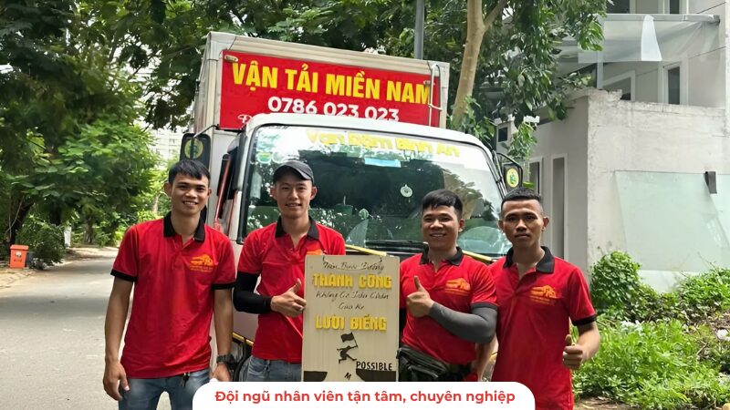 Đội ngũ nhân viên làm việc tận tâm