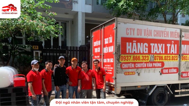 Đội ngũ nhân viên tận tâm phục vụ chuyên nghiệp