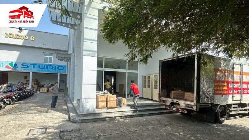 xe tải chuyên dụng vận chuyển nội thất khi tháo dỡ