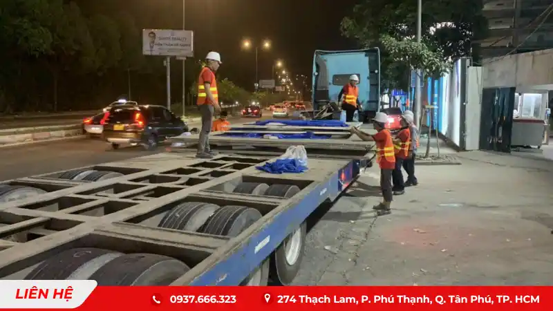 Xe container chở hàng chuyên dụng