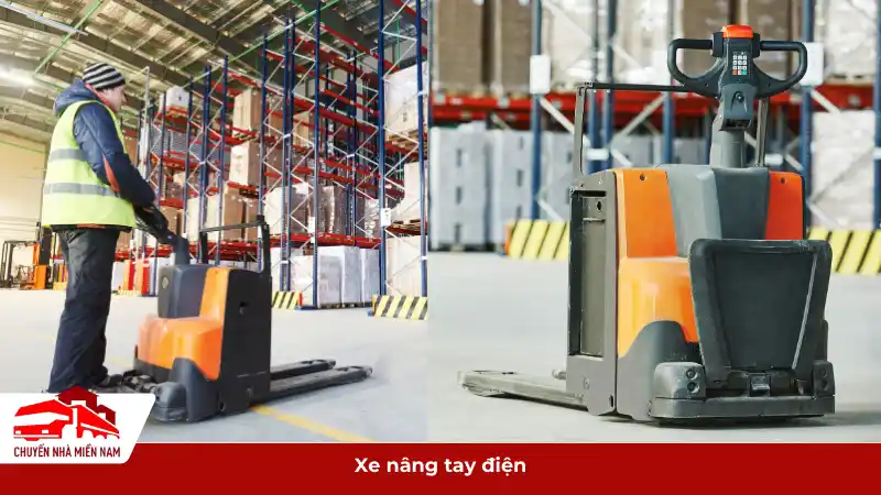 Xe nâng tay nhỏ gọn, giúp di chuyển và nâng hạ hàng hóa dưới mặt đất.