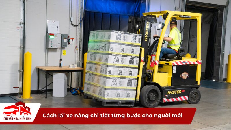 Cách lái xe nâng chi tiết từng bước cho người mới