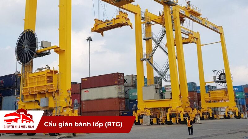Cẩu giàn bánh lốp (RTG)