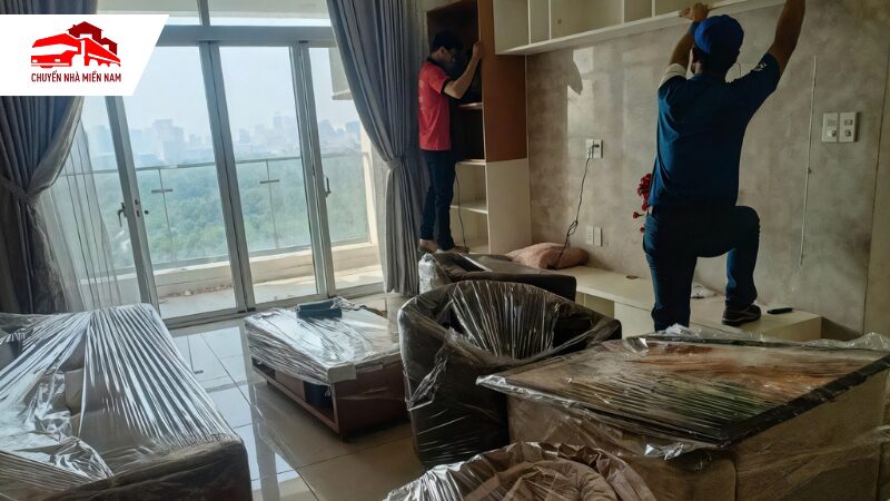 Nhân viên tháo lắp tủ chuyên nghiệp