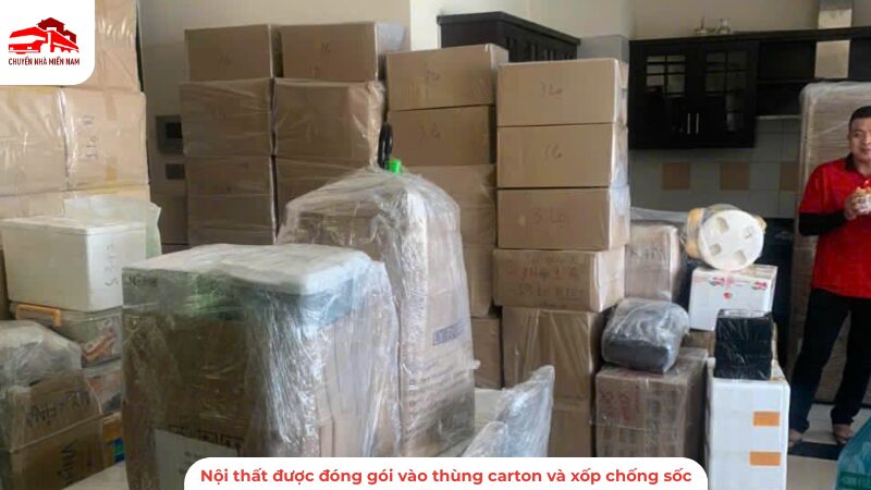 Nội thất được đóng gói vào thùng carton và xốp chống sốc