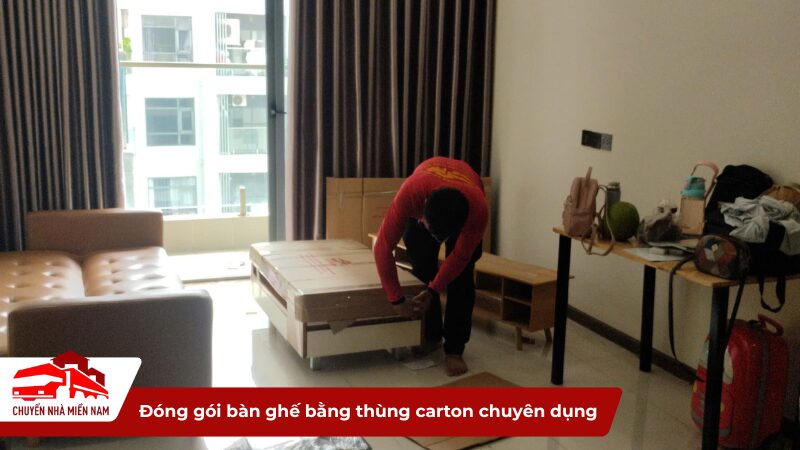 Đóng gói bàn ghế bằng thùng carton chuyên dụng