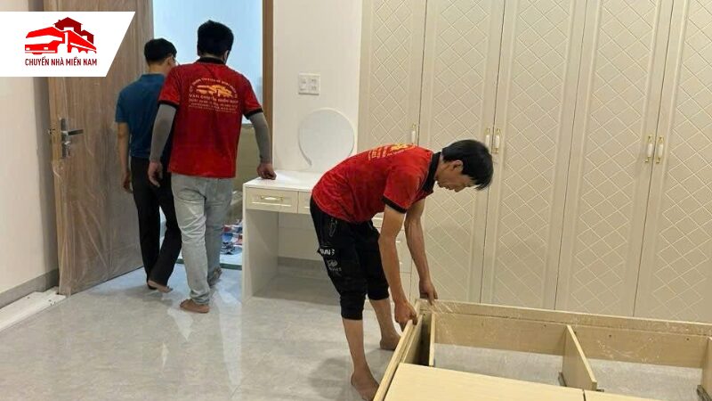 Lắp ráp tủ quần áo và giường tại nơi ở mới