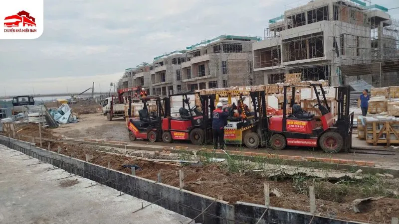 Thuê xe nâng bốc dỡ hàng