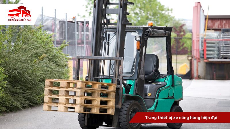 Trang thiết bị nâng hàng hoá hiện đại