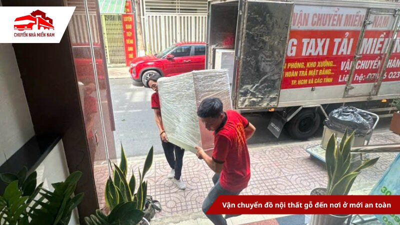 Vận chuyển đồ nội thất gỗ đến nơi ở mới an toàn