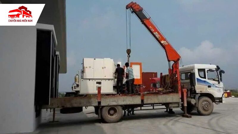Vận chuyển hàng hoá bằng xe cẩu tự hành