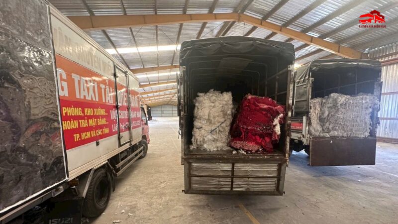 Xe di dời máy móc KCN Bàu Xéo