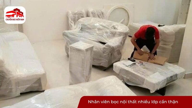 Nhân viên bọc lót nội thất nhiều lớp