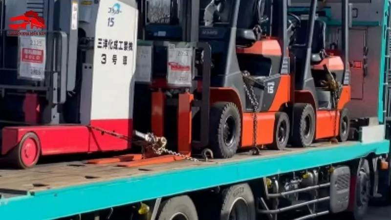 Chuyển Nhà Miền Nam chuyên vận chuyển các loại xe nâng quá khổ