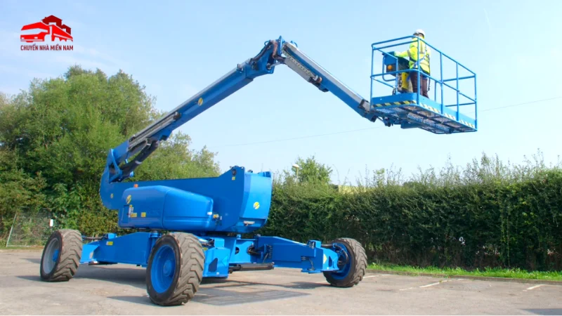 Hình ảnh thực tế khi thuê xe nâng người tại KCN An Hạ