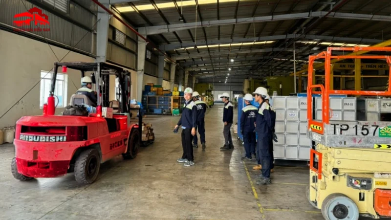 Hình ảnh thực tế xe nâng để chuyển máy may