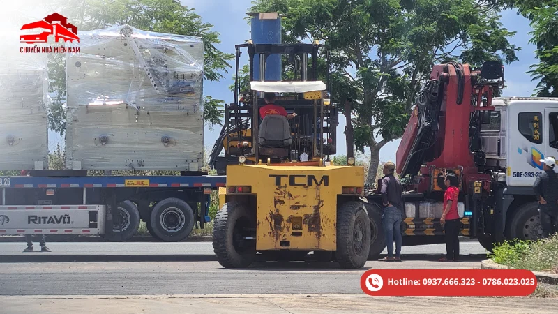 Dịch Vụ Chuyển Kho Xưởng Bình Dương Trọn Gói, Giá Tốt 12 Di dời hệ thống máy móc kho xưởng phù hợp cho doanh nghiệp có nhiều thiết bị, dây chuyền sản xuất, kệ kho và vật tư cần chuyển trọn gói.