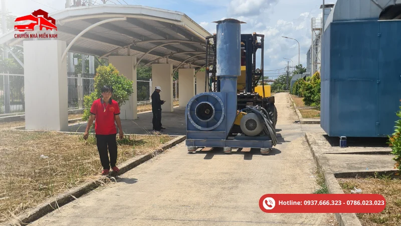 Chuyển Kho Xưởng 18 Dịch vụ di dời máy móc kho xưởng giúp doanh nghiệp vận chuyển thiết bị nặng, máy sản xuất và hàng hóa đến địa điểm mới an toàn, đúng tiến độ.