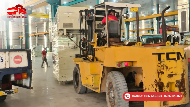 Chuyển Kho Xưởng 19 Di dời máy sản xuất trong kho xưởng cần phương án rõ ràng để bảo vệ thiết bị, giữ tiến độ và hạn chế ảnh hưởng đến hoạt động vận hành.
